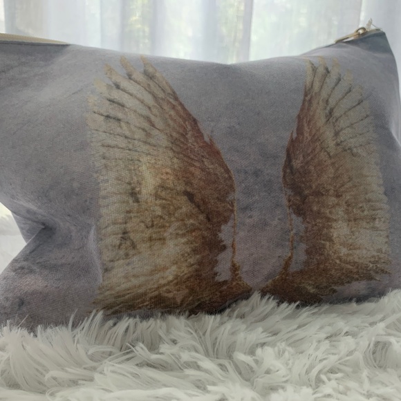 Angel Wings Pouch - Picture 1 of 1